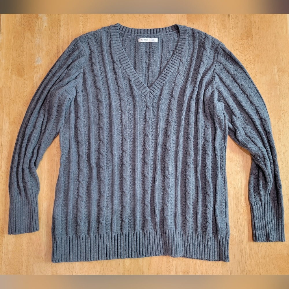 NWOT Old Navy gray Cable knit sweater